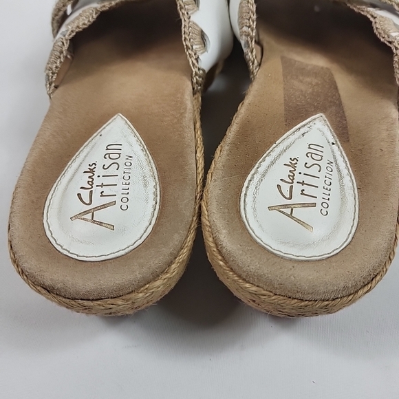 Clarks Artisian White Leather Slides Sandal Wmns 8.5 M Open Toe Wedge Heel Beige - Picture 3 of 9